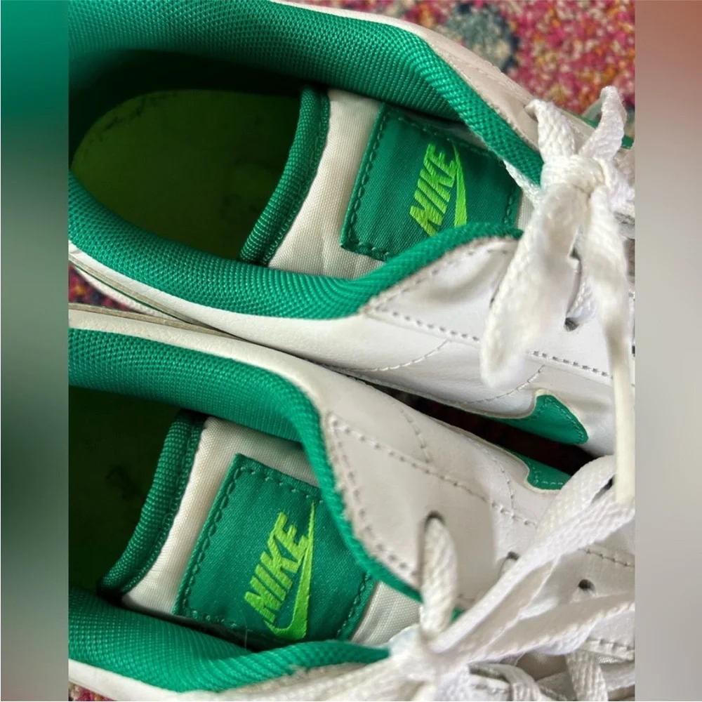 Nike | Unisex kids white/green Court Royale lace up sneakers, green swoosh, Sz 6